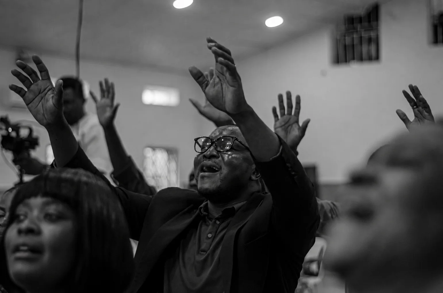 The Riverside congregation worshipping together